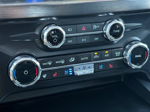 New 2026 Ford F250 Lariat w/ Black Appearance Package AWD/4WD image 19