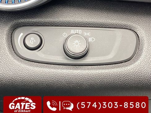 Used 2025 Chevrolet Trax LT FWD image 22