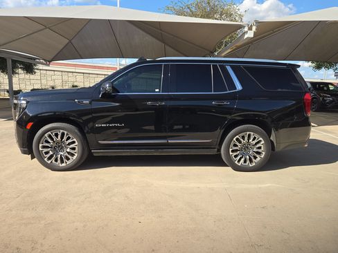 Used 2024 GMC Yukon Denali Ultimate AWD/4WD image 6