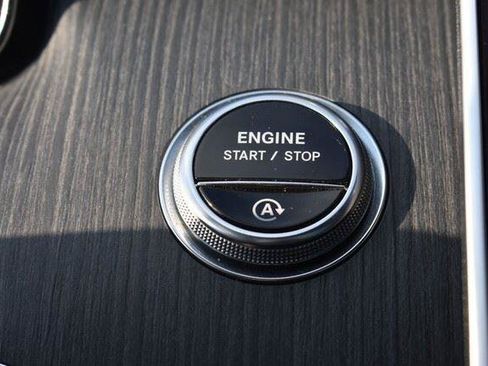 Used 2022 Mercedes-Benz C 300 4MATIC Sedan image 31