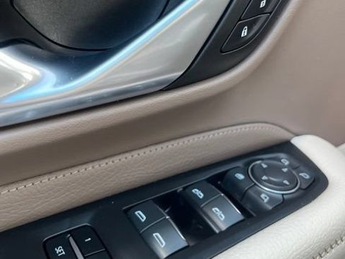 Used 2022 GMC Yukon Denali AWD/4WD image 12