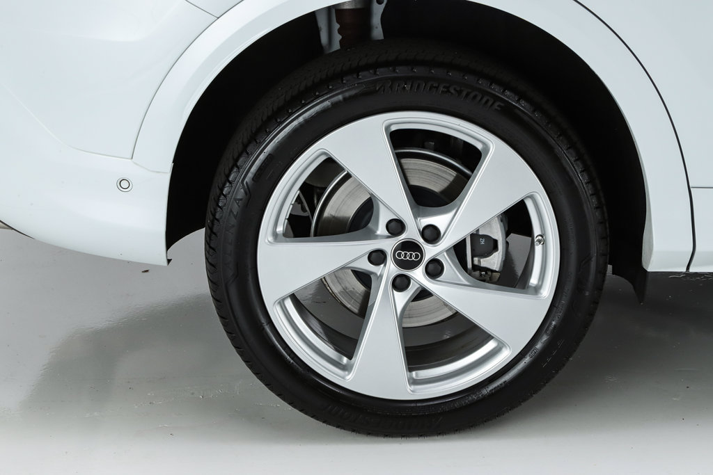 Used 2025 Audi Q5 Premium Plus AWD/4WD image 16