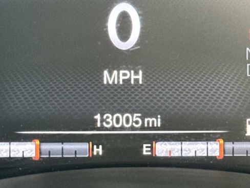 Used 2023 Jeep Renegade Altitude w/ Sun/Sound Group AWD/4WD image 33