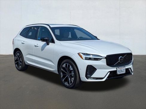 Used 2026 Volvo XC60 B5 Plus w/ Climate Package PRO AWD/4WD image 7