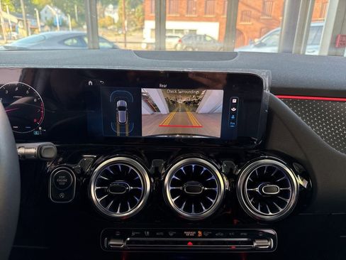 Certified 2025 Mercedes-Benz GLA 250 4MATIC image 30