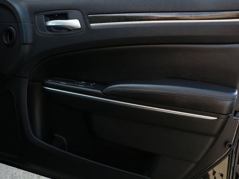 Used 2011 Chrysler 300 C AWD/4WD image 44