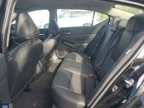 Used 2025 Nissan Altima 2.5 SR image 10