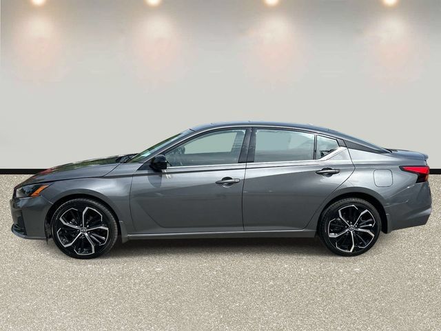Used 2024 Nissan Altima 2.5 SR w/ SR Premium Package AWD/4WD image 8