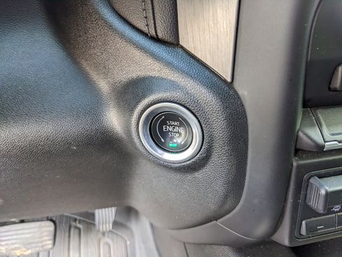 Used 2022 GMC Sierra 2500 Denali w/ Denali Ultimate Package image 22