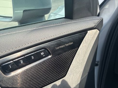 Certified 2024 Volvo XC90 T8 Ultimate image 8