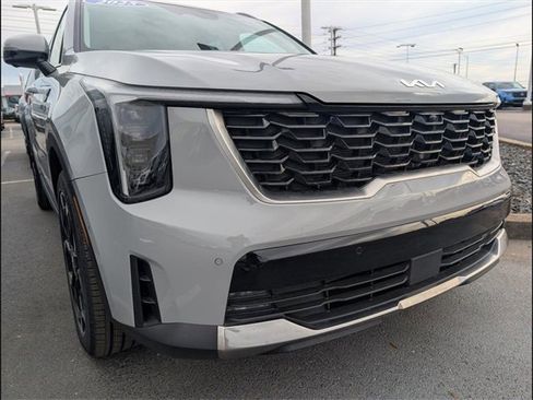 Used 2025 Kia Sorento SX image 23