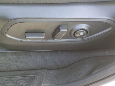 New 2025 Jeep Grand Cherokee Altitude image 13