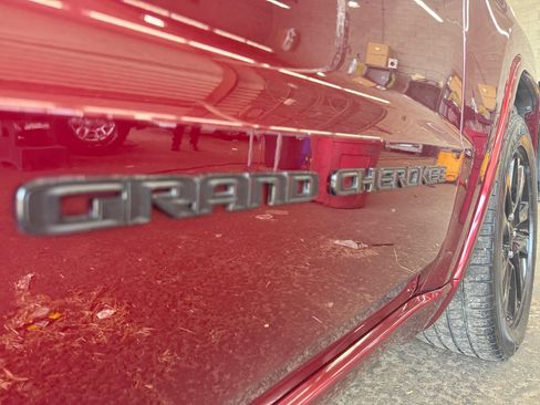 Used 2020 Jeep Grand Cherokee Altitude RWD image 30