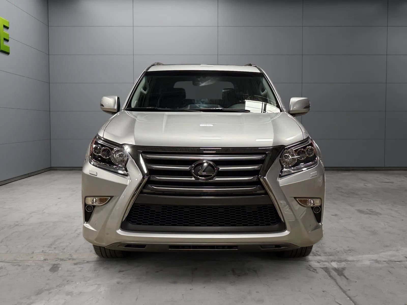 Used 2019 Lexus GX 460 Premium AWD/4WD image 2
