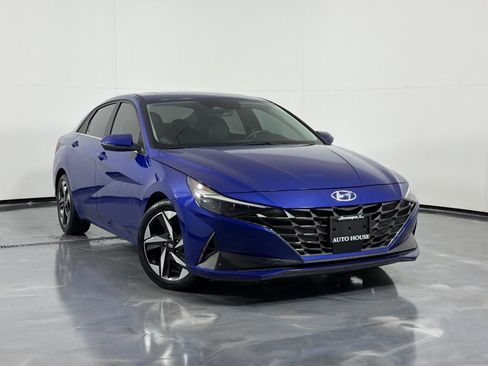 Used 2023 Hyundai Elantra Limited FWD image 2