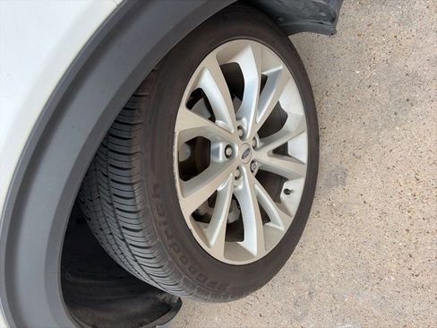 Used 2022 Ford Explorer Platinum w/ Equipment Group 601A RWD image 5