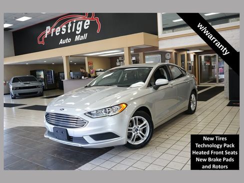 Used 2018 Ford Fusion SE w/ Fusion SE Technology Package FWD image 1