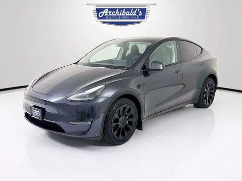 Used 2024 Tesla Model Y Long Range image 3
