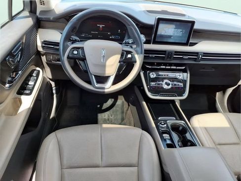 Used 2022 Lincoln Corsair Grand Touring w/ Towing Package AWD/4WD image 12