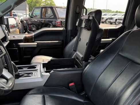 Used 2019 Ford F150 Lariat w/ Equipment Group 502A Luxury AWD/4WD image 33