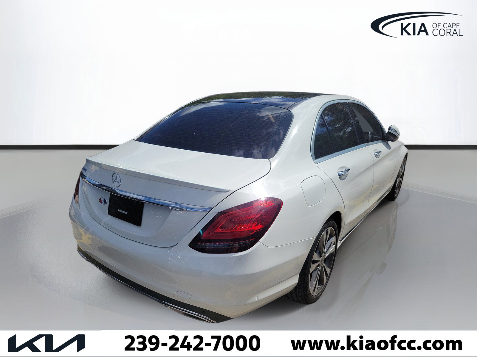 Used 2021 Mercedes-Benz C 300 Sedan image 3
