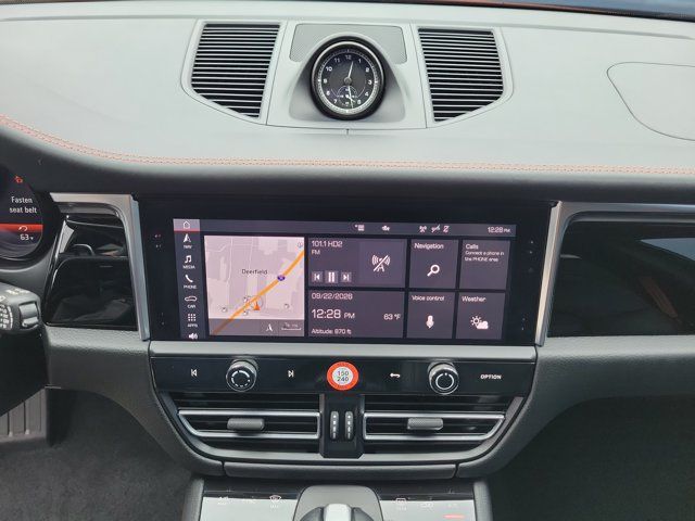 Certified 2023 Porsche Macan AWD/4WD image 35