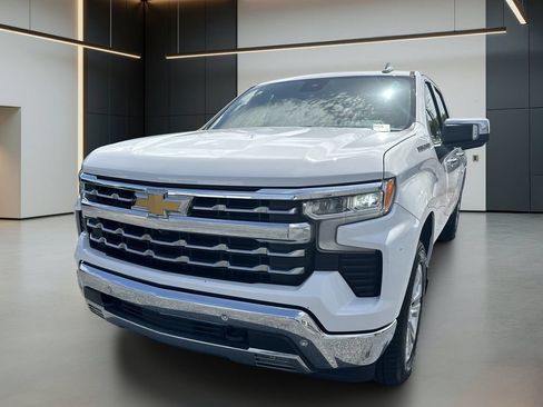 Used 2022 Chevrolet Silverado 1500 LTZ w/ LTZ Premium Package AWD/4WD image 11