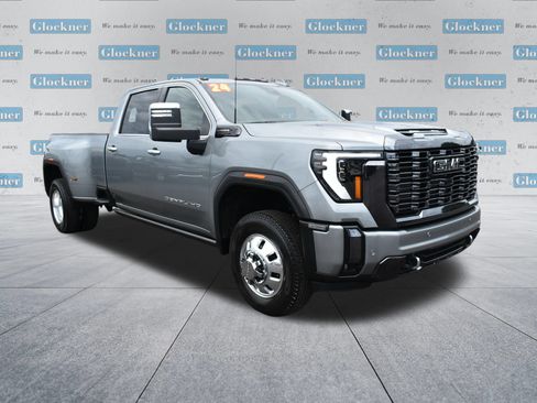 Used 2024 GMC Sierra 3500 Denali Ultimate AWD/4WD image 3