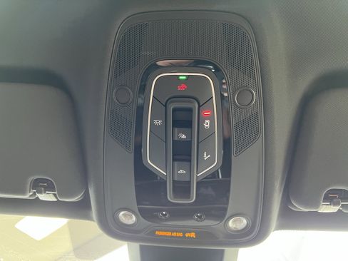 Used 2025 Audi Q7 3.0T Prestige image 28