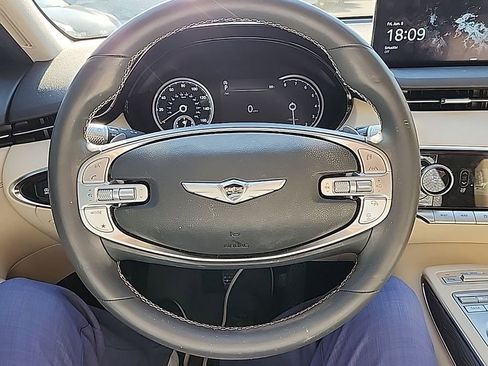Used 2024 Genesis GV70 2.5T w/ Advanced Package AWD/4WD image 10