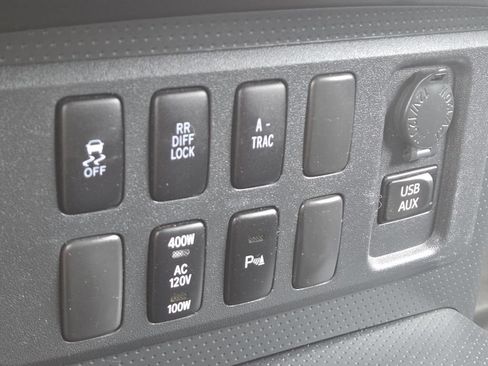 Used 2014 Toyota FJ Cruiser 4WD w/ Upgrade Package image 5
