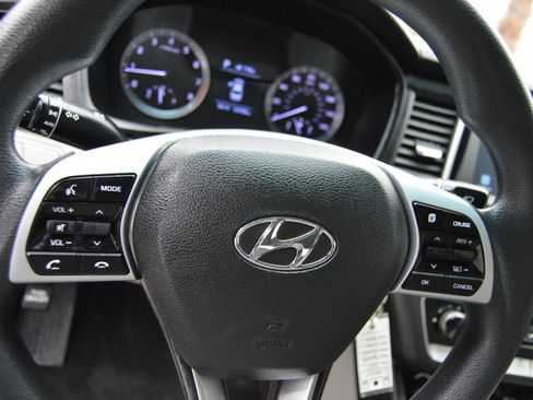 Used 2019 Hyundai Sonata SE FWD image 11