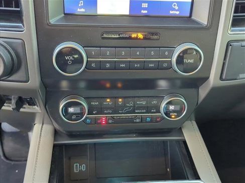 Used 2021 Ford Expedition XLT image 18