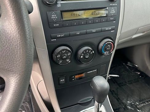 Used 2010 Toyota Corolla LE image 9