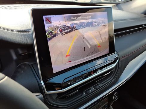 Used 2025 Jeep Compass Trailhawk w/ Trailhawk Elite Group image 24