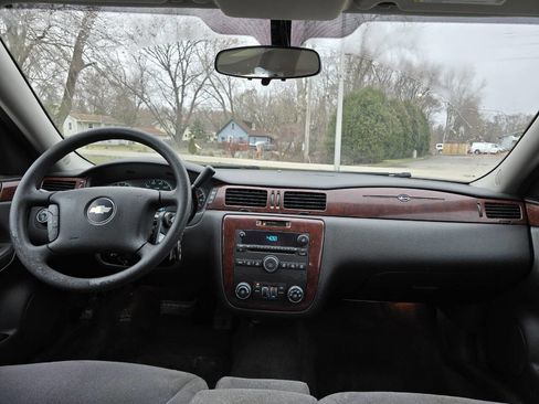 Used 2008 Chevrolet Impala LT FWD image 15
