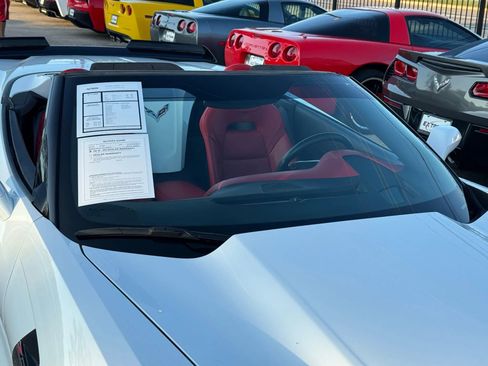 Used 2016 Chevrolet Corvette Z06 w/ 3LZ Preferred Equipment Group image 17