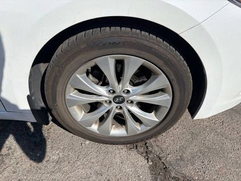 Used 2012 Hyundai Azera FWD image 11