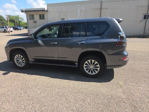 Used 2023 Lexus GX 460 Premium w/ Premium Package AWD/4WD image 11