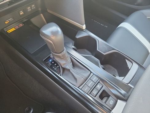 Used 2026 Toyota Camry SE FWD image 31