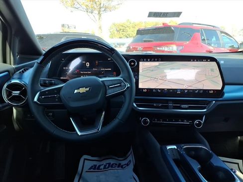 New 2026 Chevrolet Equinox EV LT image 13