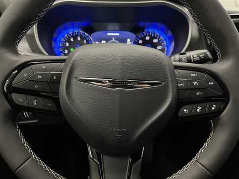 New 2026 Chrysler Pacifica Select AWD/4WD image 17