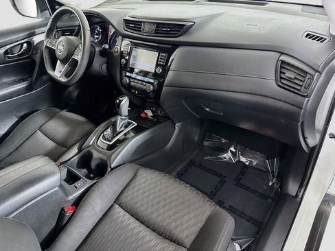 Used 2020 Nissan Rogue SV FWD image 30