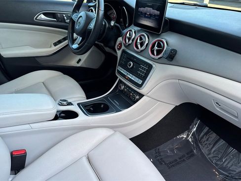 Used 2019 Mercedes-Benz GLA 250 4MATIC image 21