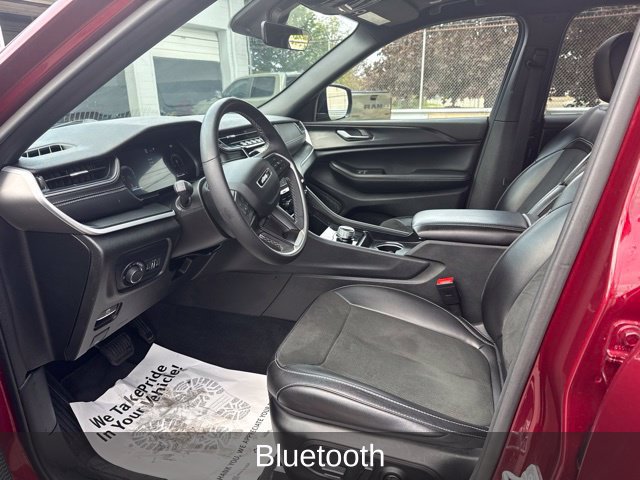 Used 2025 Jeep Grand Cherokee L Altitude AWD/4WD image 9