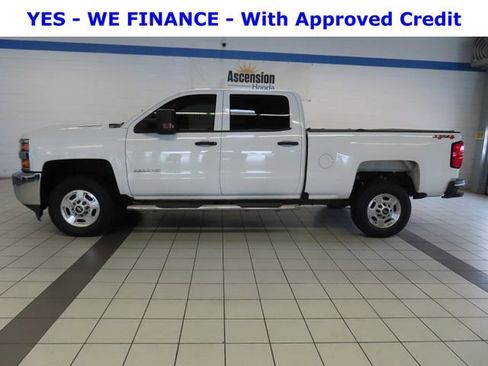 Used 2019 Chevrolet Silverado 2500 W/T w/ WT Convenience Package AWD/4WD image 3