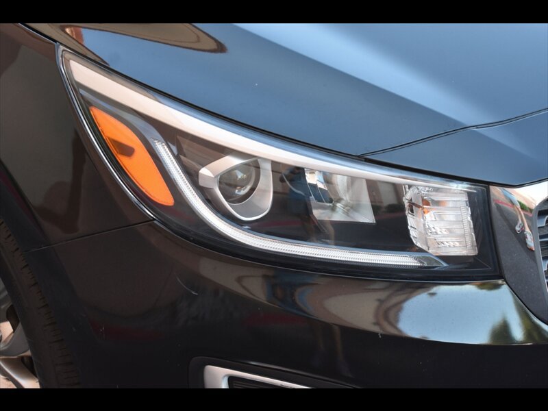 Used 2019 Kia Sedona LX FWD image 45