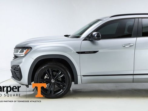 Used 2023 Volkswagen Atlas Cross Sport SEL R-Line AWD/4WD image 3