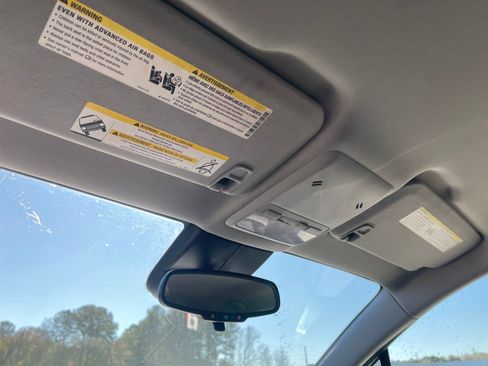 Used 2019 Chevrolet Trax LT w/ LT Convenience Package image 19