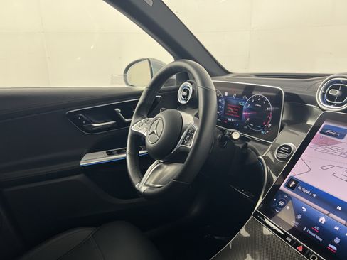 Used 2023 Mercedes-Benz GLC 300 4MATIC image 10